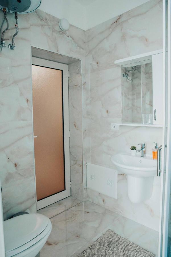 Shkodra Apartment With Amazing View In The City Center Exterior foto