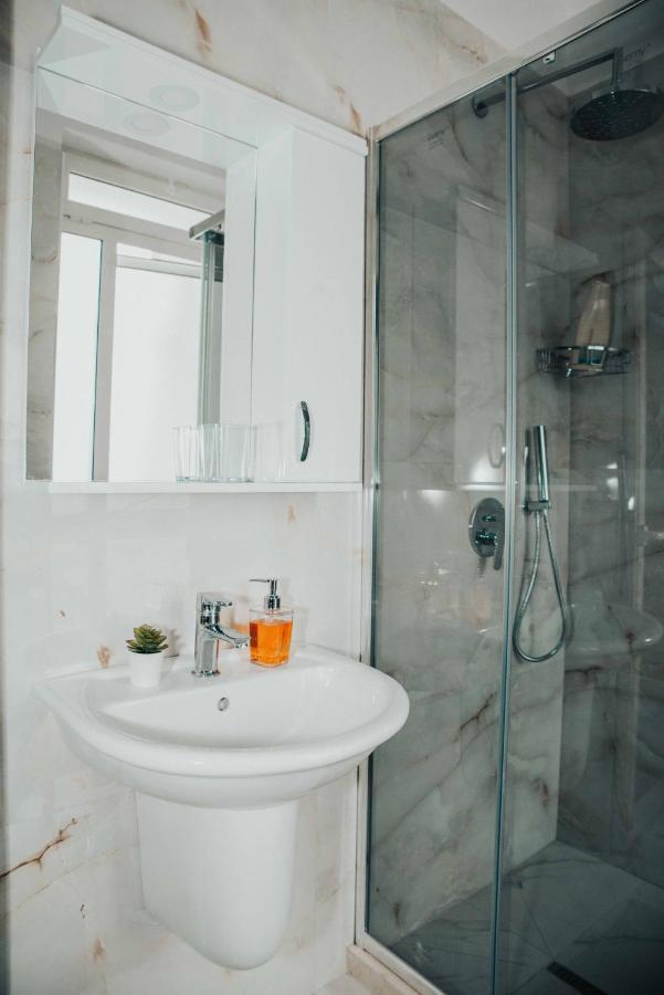 Shkodra Apartment With Amazing View In The City Center Exterior foto